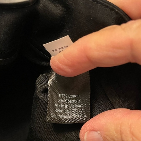 NWT Women’s Simply Vera‎ Vera Wang size 4  shorts Rich Black zipper front - Picture 10 of 13